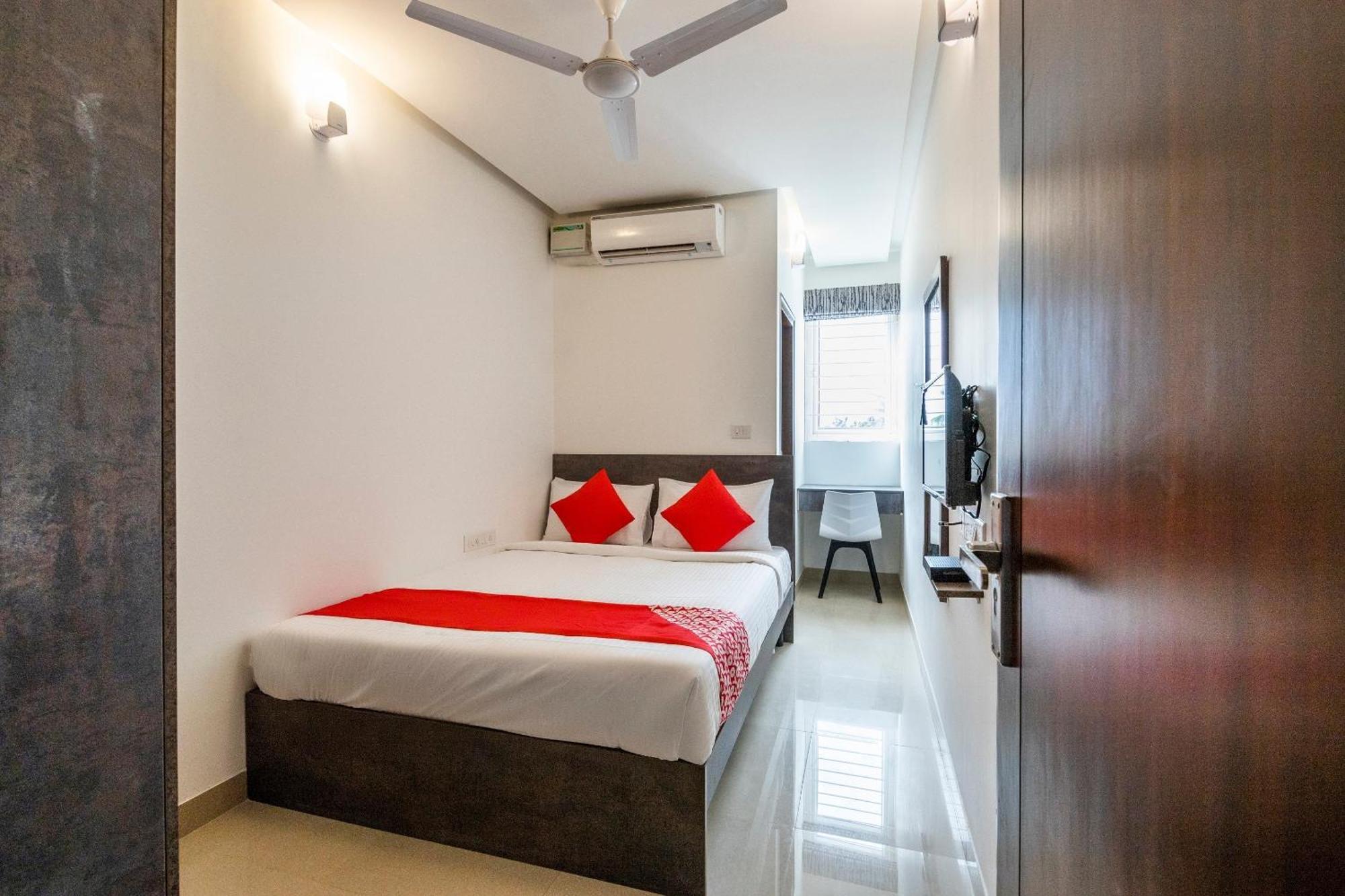 Super Townhouse Hebbal Hotel Bangalore Exterior foto