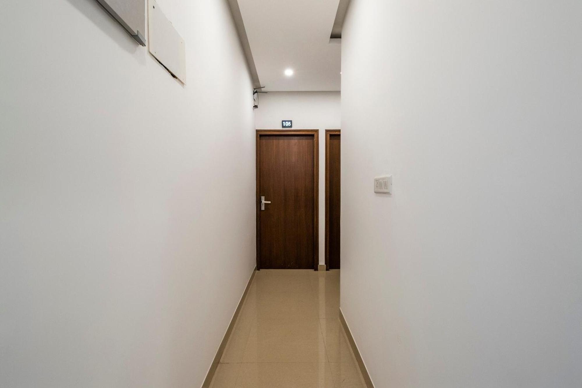 Super Townhouse Hebbal Hotel Bangalore Exterior foto