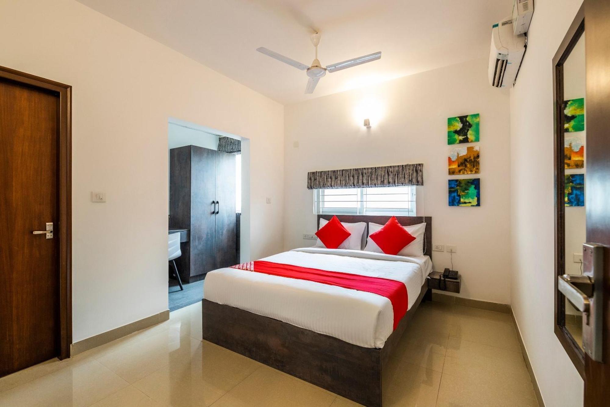 Super Townhouse Hebbal Hotel Bangalore Exterior foto